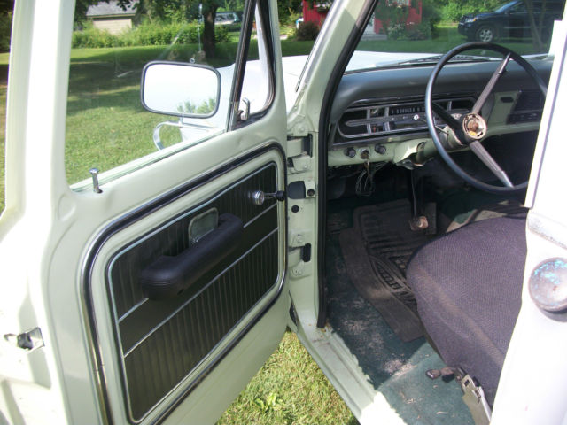 1970 Ford F-250 Standard Cab Pickup