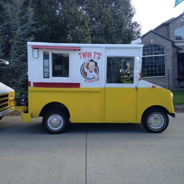 1970 White Ford Other Cab & Chassis