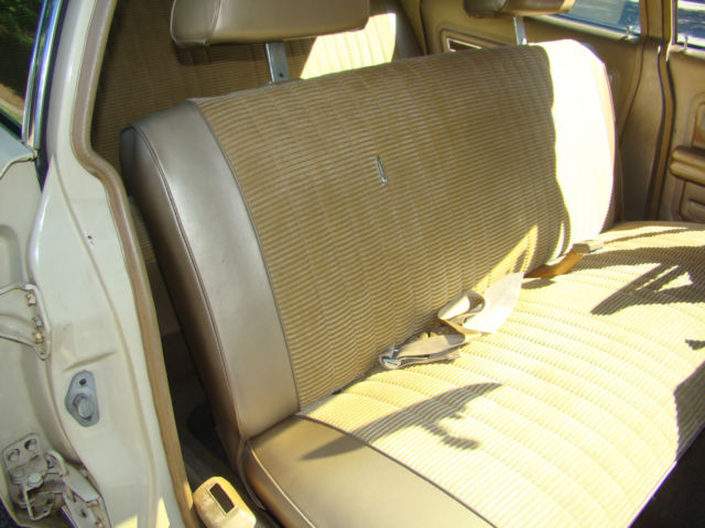 1970 Cream Ford LTD Sedan