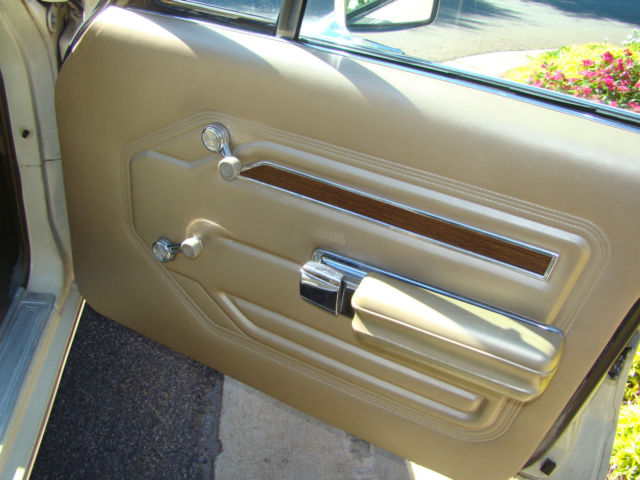 1970 Cream Ford LTD Sedan