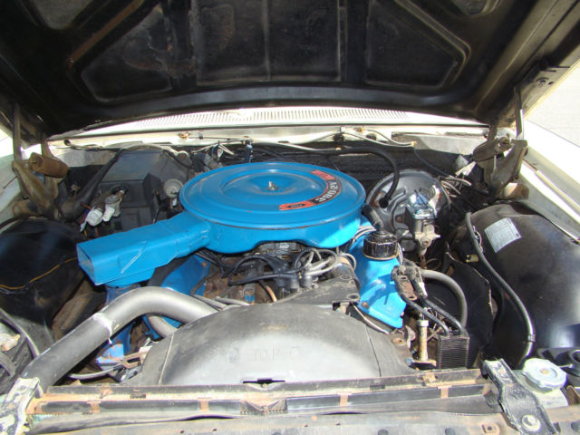 1970 Cream Ford LTD Sedan