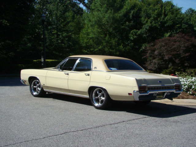 1970 Cream Ford LTD Sedan