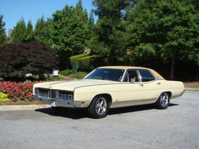 1970 Cream Ford LTD Sedan