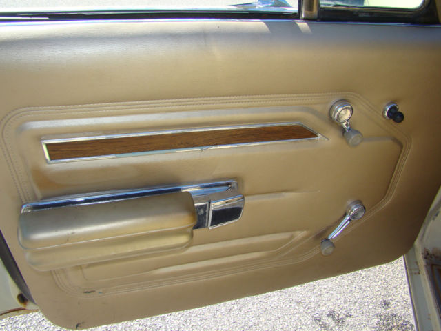 1970 Cream Ford LTD Sedan