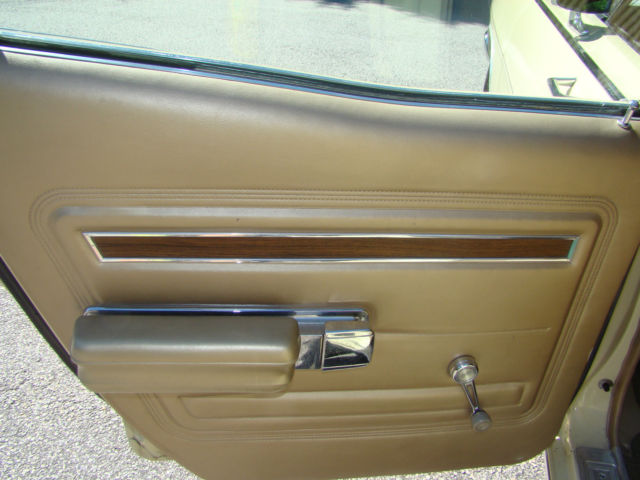 1970 Cream Ford LTD Sedan