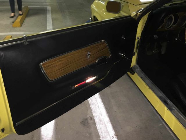1970 Yellow Ford Mustang Fastback