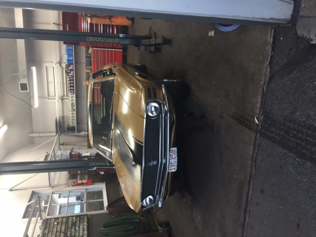 1970 Gold Ford Mustang Coupe