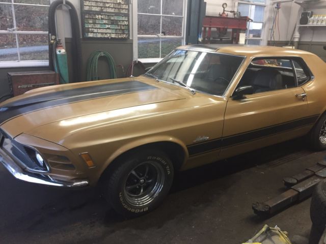 1970 Gold Ford Mustang Coupe