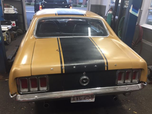 1970 Gold Ford Mustang Coupe