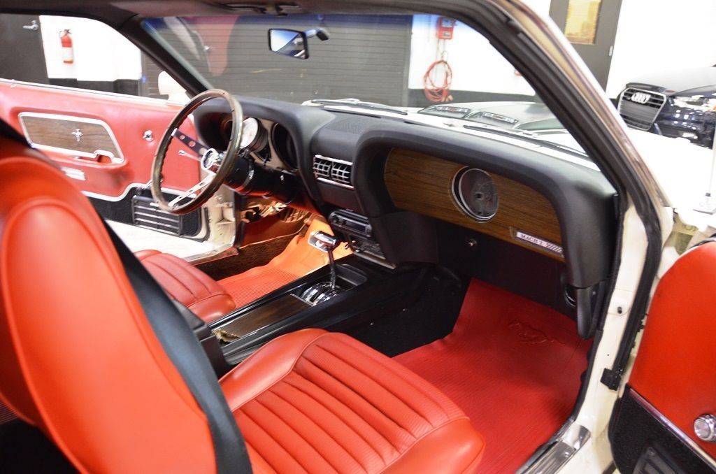 1970 White Ford Mustang 2 DOOR