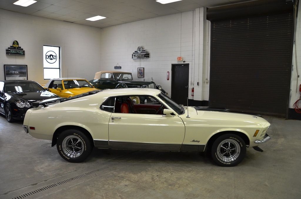 1970 White Ford Mustang 2 DOOR