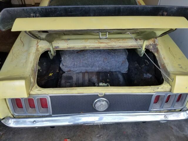 1970 Yellow Ford Mustang Fastback