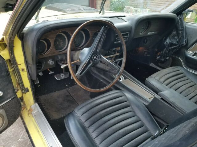 1970 Yellow Ford Mustang Fastback
