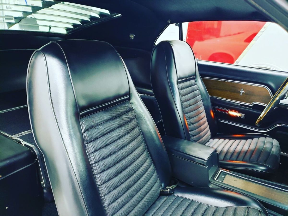 1970 White Ford Mustang 2 Door