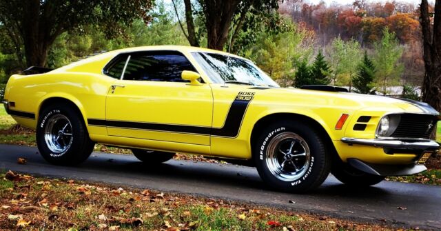1970 Yellow Ford Mustang Coupe