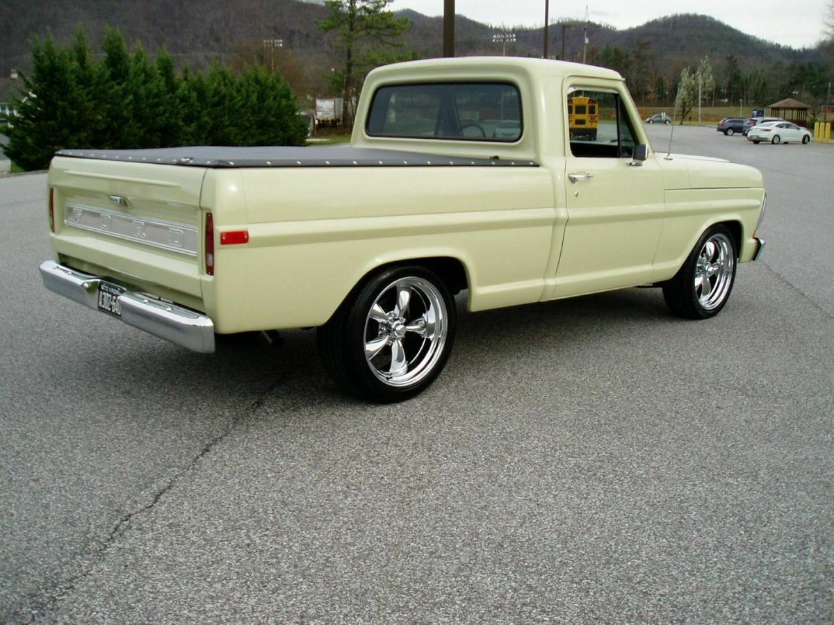 1970 Yellow Ford F-100 Standard Cab Pickup