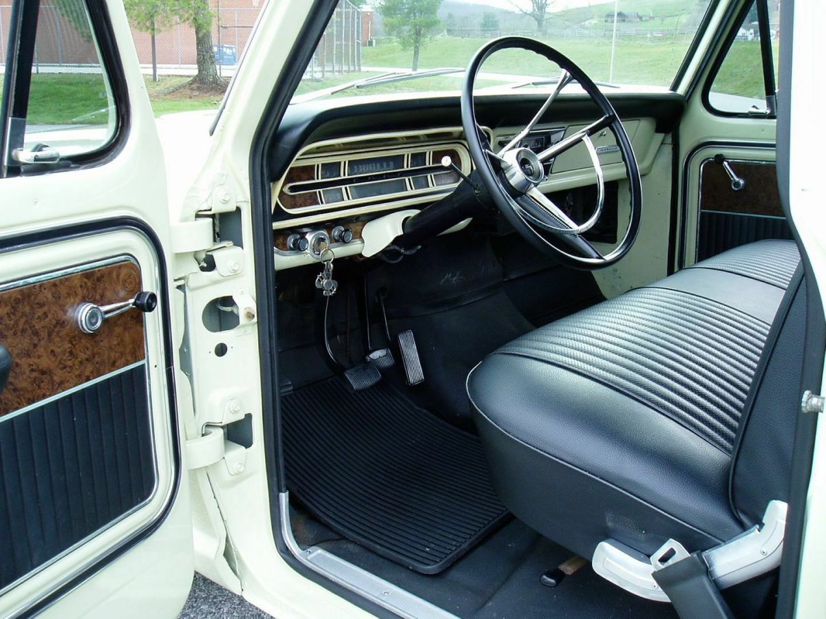 1970 Yellow Ford F-100 Standard Cab Pickup