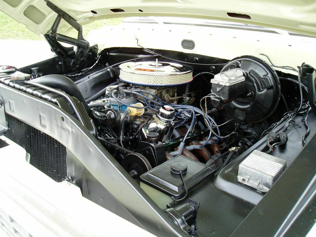 1970 Yellow Ford F-100 Standard Cab Pickup