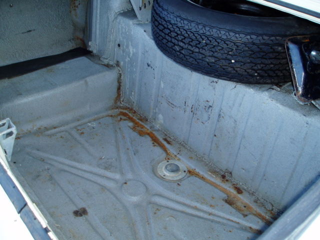 1970 Yellow Ford XL Sedan