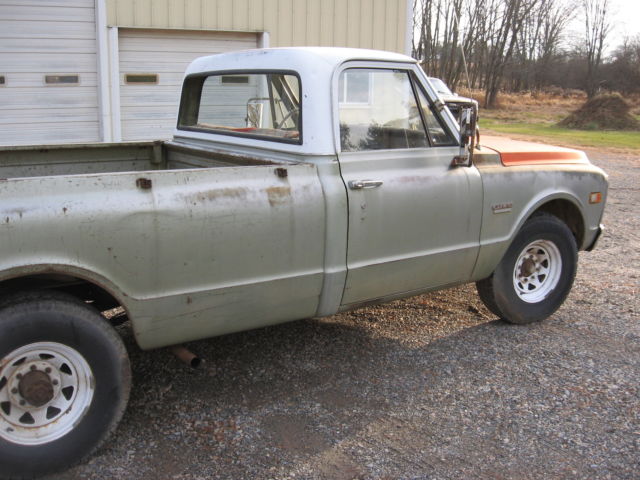 1970 Gray GMC 2500 pickup