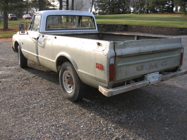 1970 Gray GMC 2500 pickup