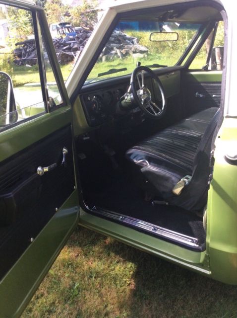 1970 Green GMC 2500 Pickup