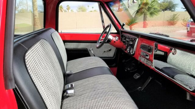1970 Red Chevrolet C-10