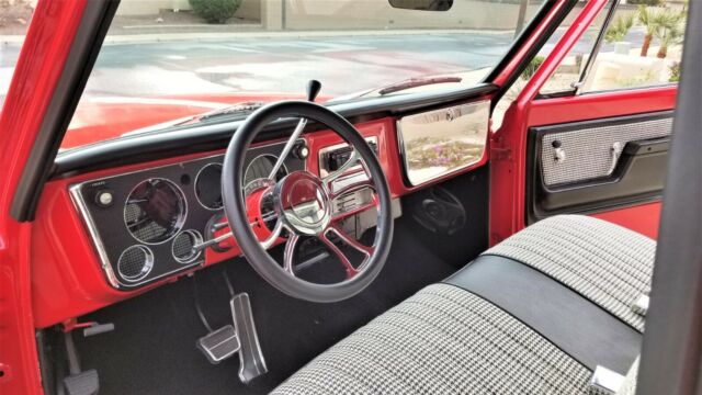 1970 Red Chevrolet C-10