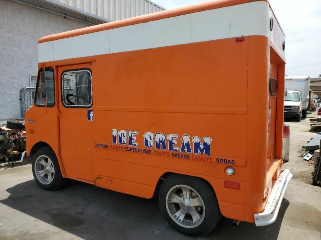 1970 Orange Chevrolet C-10 Standard Passenger Van