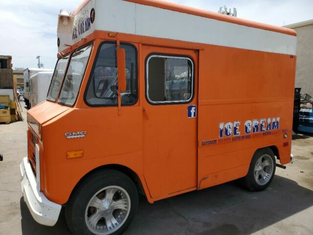 1970 Orange Chevrolet C-10 Standard Passenger Van