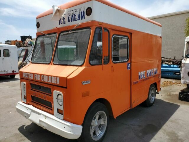1970 Orange Chevrolet C-10 Standard Passenger Van