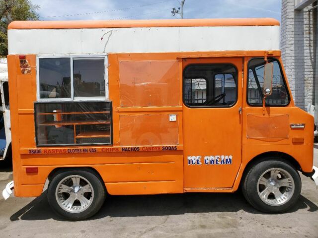 1970 Orange Chevrolet C-10 Standard Passenger Van