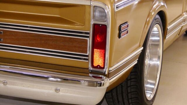 1970 Gold GMC Sierra C10 Truck