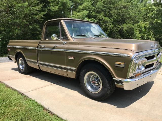1970 Gold GMC Gmc / Chevy / Chevrolet c10 Standard Cab Pickup