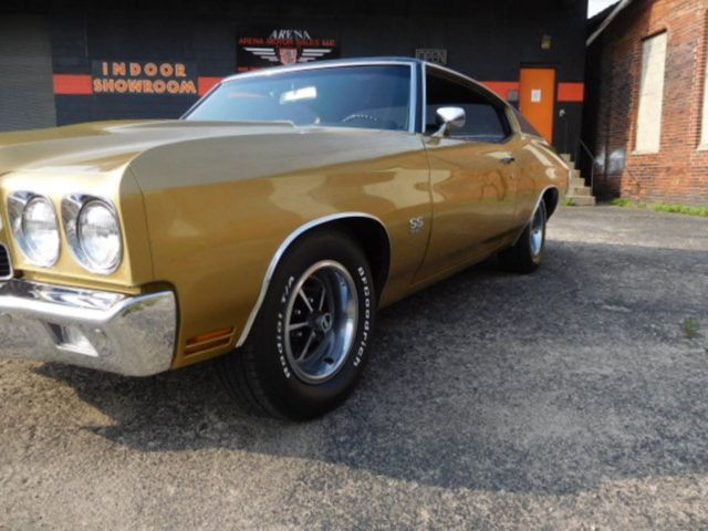 1970 Gold Chevrolet Chevelle Coupe
