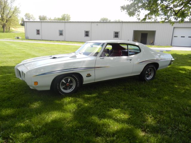 1970 White Pontiac GTO Coupe