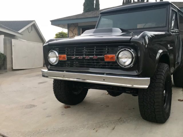 1970 Gunmetal Grey Metallic Ford Bronco SUV