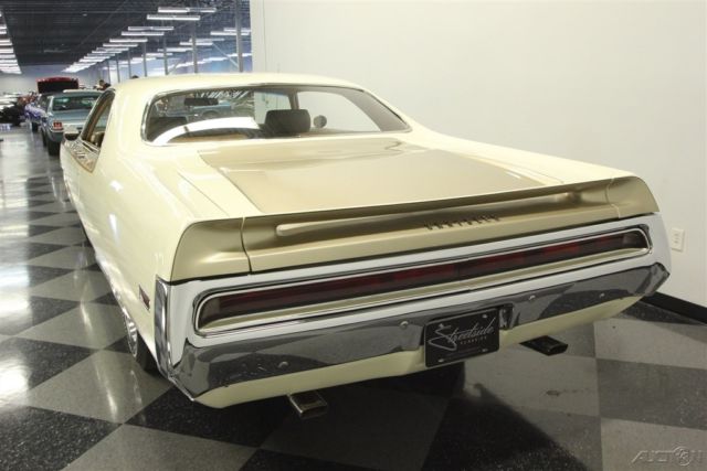 1970 White Chrysler 300 Series