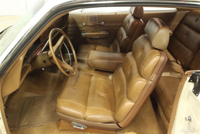 1970 White Chrysler 300 Series