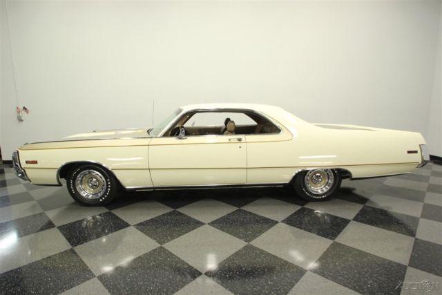 1970 White Chrysler 300 Series