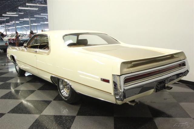 1970 White Chrysler 300 Series