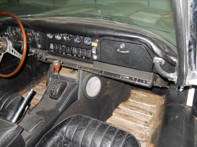 1970 CREAM Jaguar XK 2+2