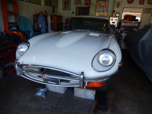 1970 CREAM Jaguar XK 2+2