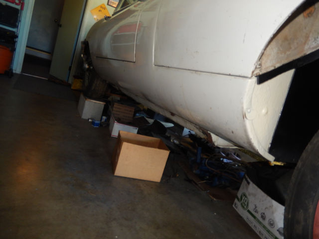 1970 CREAM Jaguar XK 2+2