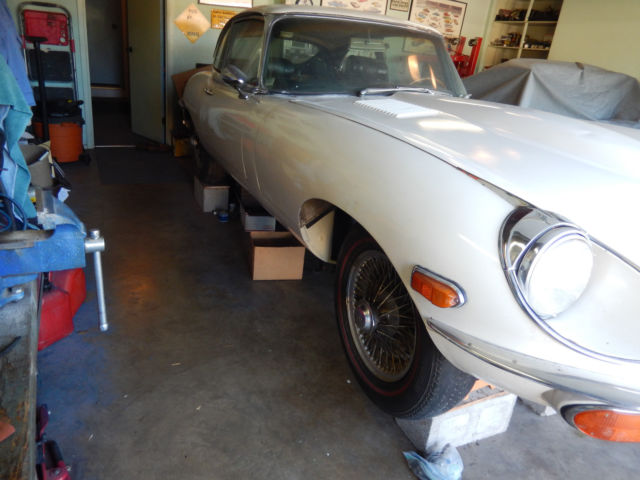 1970 CREAM Jaguar XK 2+2