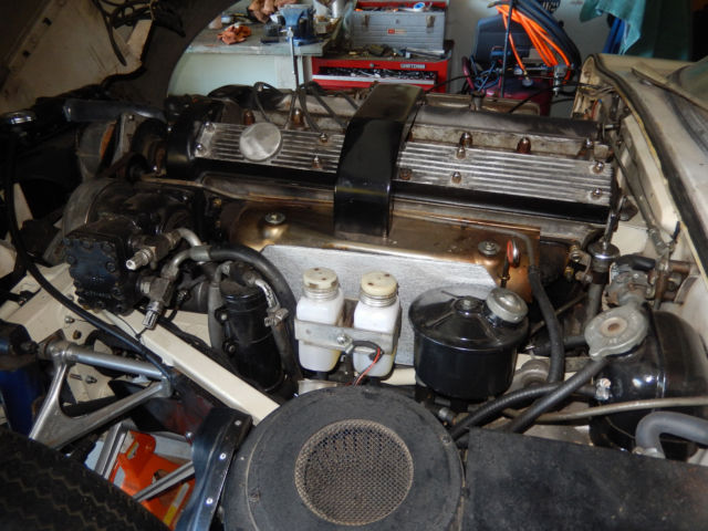 1970 CREAM Jaguar XK 2+2