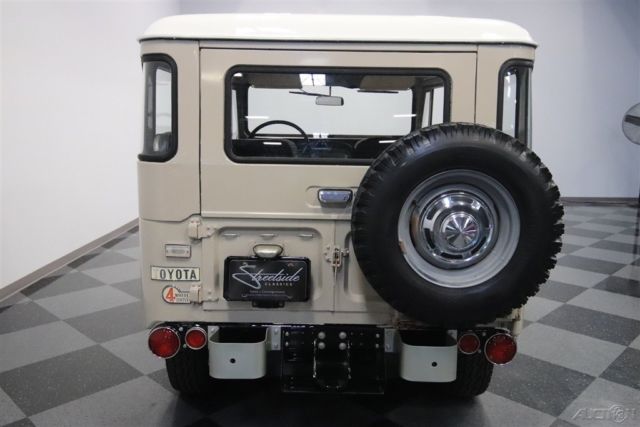 1970 Tan Toyota FJ40