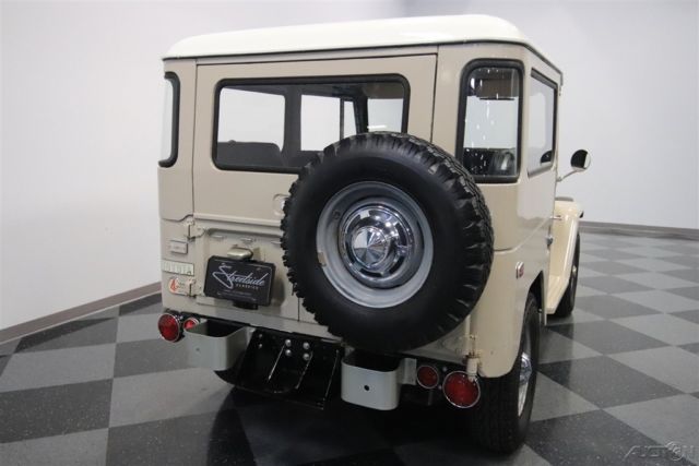 1970 Tan Toyota FJ40