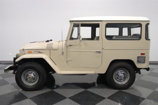 1970 Tan Toyota FJ40