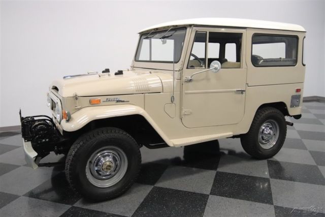 1970 Tan Toyota FJ40
